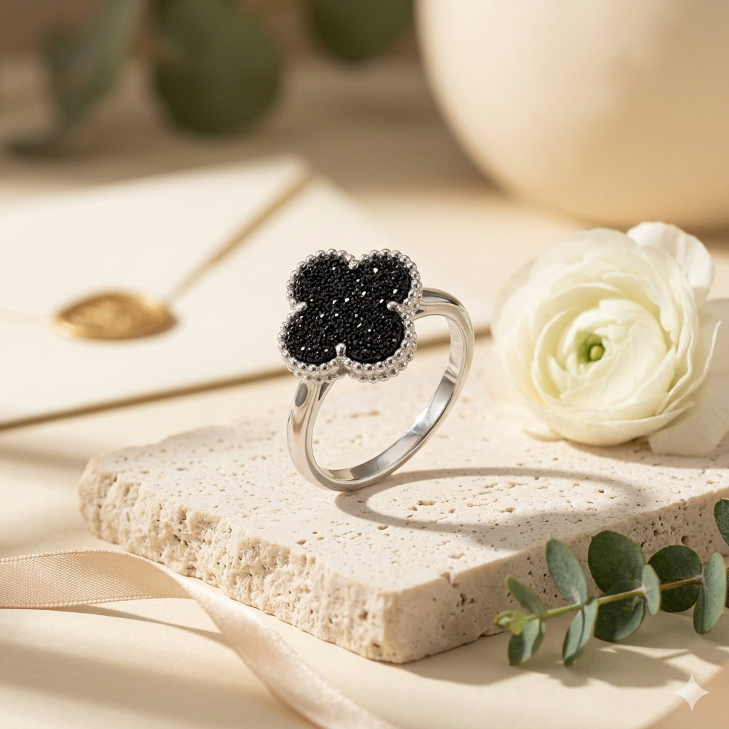 Anillo Trébol Luz de Luna